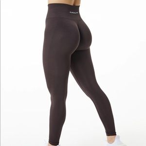 NWT Alphalete Amplify Leggings in Chocolate size M